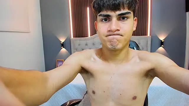 Snapshot of Tommy18__ chatting on November 11, 2025, 3:45 am Tommy18 online show from November 11, 2025, 3:45 am