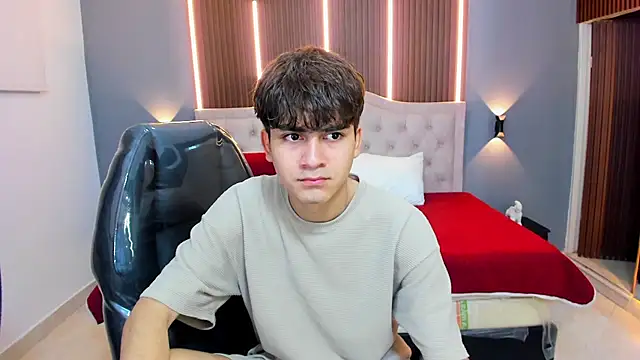 Snapshot of Tommy18__ chatting on September 25, 2025, 3:23 am Tommy18 online show from September 25, 2025, 3:23 am