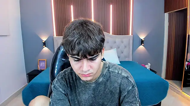 Snapshot of Tommy18__ chatting on November 26, 2025, 3:28 am Tommy18 online show from November 26, 2025, 3:28 am