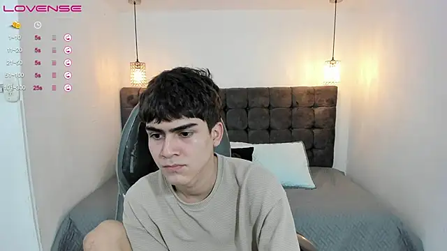 Snapshot of Tommy18__ chatting on March 18, 2025, 10:26 pm Tommy18 online show from March 18, 2025, 10:26 pm