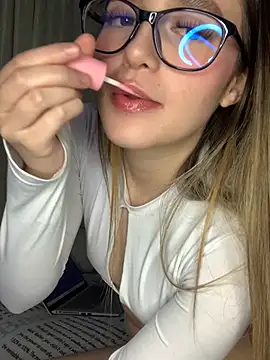 LunaShine  online show from January 17, 2025, 12:42 am