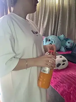 LunaShine  online show from March 16, 2025, 9:16 pm