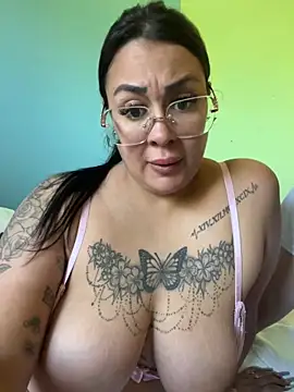Snapshot of MelissathequeenOff chatting on May 11, 2026, 4:04 pm MelissathequeenOff online show from May 11, 2026, 4:04 pm
