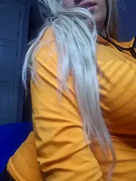 nonalona199999 online show from April 13, 2026, 5:39 pm