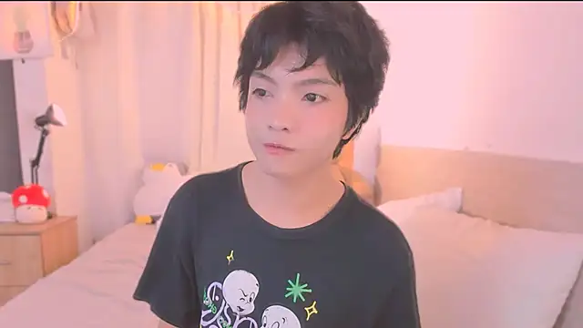 Snapshot of AllanYong18 chatting on February 3, 2026, 7:13 am AllanYong18 online show from February 3, 2026, 7:13 am