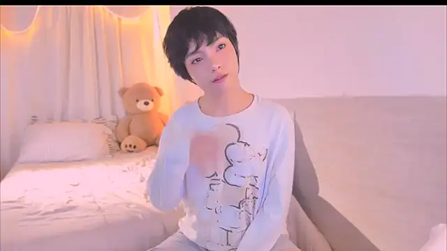 AllanYong18 online show from November 15, 2025, 11:03 am