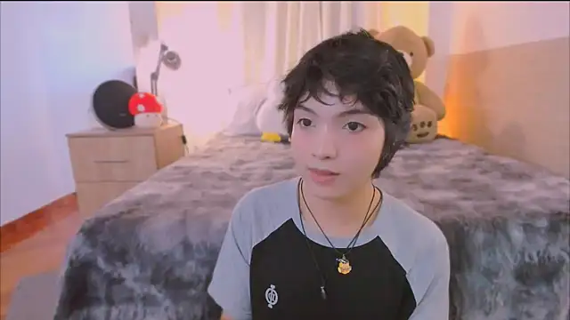 AllanYong18 online show from March 15, 2026, 8:05 pm