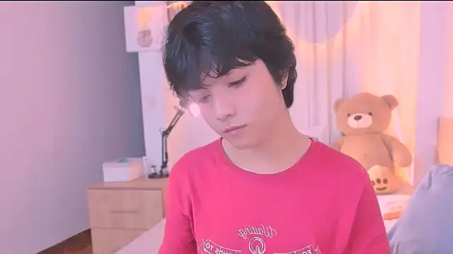 Snapshot of AllanYong18 chatting on December 19, 2025, 11:01 am AllanYong18 online show from December 19, 2025, 11:01 am