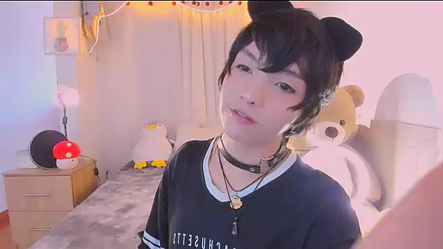 AllanYong18 online show from March 31, 2026, 3:58 pm