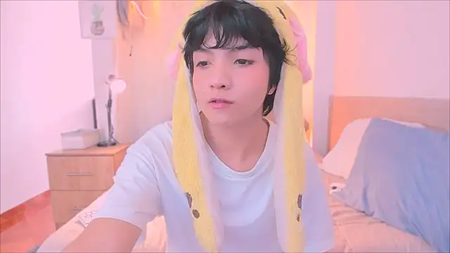 Snapshot of AllanYong18 chatting on December 21, 2025, 8:09 pm AllanYong18 online show from December 21, 2025, 8:09 pm