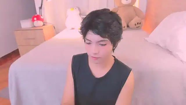 Snapshot of AllanYong18 chatting on February 17, 2026, 8:00 am AllanYong18 online show from February 17, 2026, 8:00 am