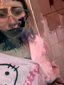 Snapshot of NubeZea chatting on January 20, 2025, 4:10 am NubeZea online show from January 20, 2025, 4:10 am