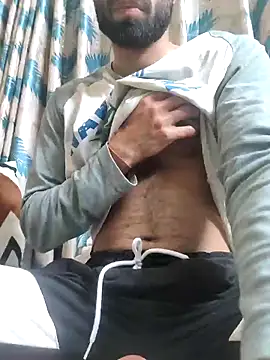 TOPMOON001 online show from February 17, 2026, 7:44 pm