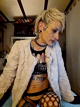 Snapshot of MissParadise40 chatting on March 19, 2025, 9:27 pm MissParadise40 online show from March 19, 2025, 9:27 pm