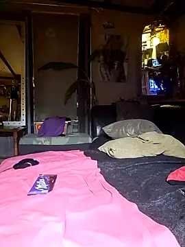 Snapshot of MissParadise40 chatting on January 21, 2025, 11:45 pm MissParadise40 online show from January 21, 2025, 11:45 pm