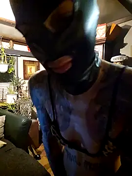 Snapshot of MissParadise40 chatting on January 7, 2025, 11:24 pm MissParadise40 online show from January 7, 2025, 11:24 pm