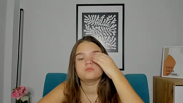 AdeleCruz online show from November 5, 2025, 8:06 am