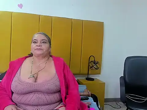 Snapshot of VickyBoobss chatting on April 15, 2026, 7:18 pm VickyBoobss online show from April 15, 2026, 7:18 pm