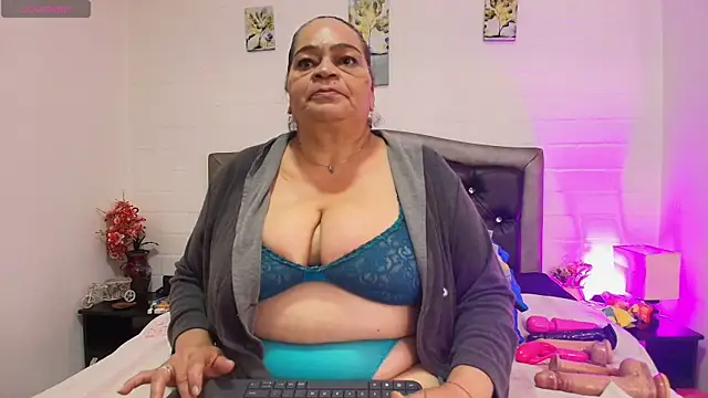 Snapshot of VickyBoobss chatting on May 23, 2026, 12:26 pm VickyBoobss online show from May 23, 2026, 12:26 pm