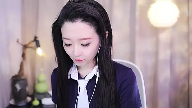 Snapshot of Zoe-99 chatting on November 6, 2025, 2:54 pm Zoe-99 online show from November 6, 2025, 2:54 pm