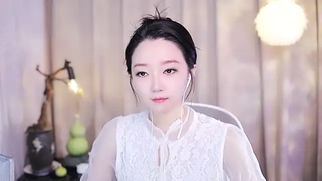 Snapshot of Zoe-99 chatting on November 7, 2025, 4:11 pm Zoe-99 online show from November 7, 2025, 4:11 pm