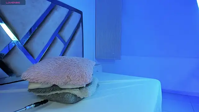 kathy bakerr online show from April 16, 2026, 12:39 pm