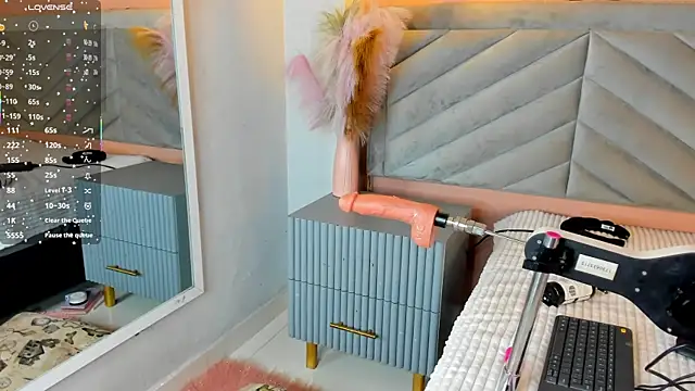 chelsea bolton  online show from December 21, 2025, 1:02 pm