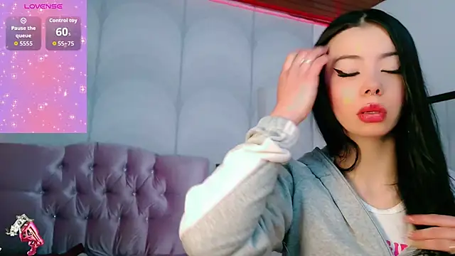 madison oli online show from November 26, 2025, 1:22 pm