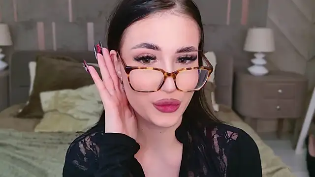 EmmaLawrens online show from March 13, 2025, 6:12 pm