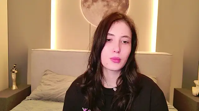 EmmaLawrens online show from February 21, 2026, 8:55 pm