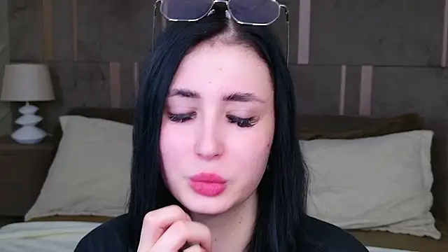 EmmaLawrens online show from September 14, 2025, 8:53 pm