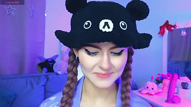 Snapshot of Emily__Mooree chatting on February 3, 2025, 4:46 am Emily Mooree online show from February 3, 2025, 4:46 am