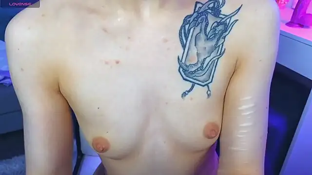 Snapshot of Emily__Mooree chatting on February 3, 2025, 10:58 am Emily Mooree online show from February 3, 2025, 10:58 am