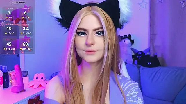 Snapshot of Emily__Mooree chatting on February 7, 2025, 4:16 am Emily Mooree online show from February 7, 2025, 4:16 am