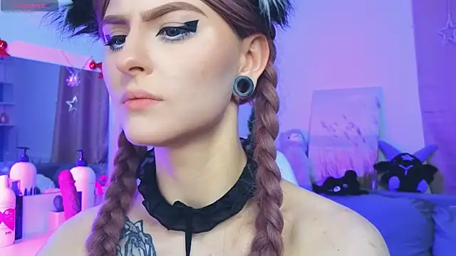 Snapshot of Emily__Mooree chatting on January 31, 2025, 10:20 am Emily Mooree online show from January 31, 2025, 10:20 am