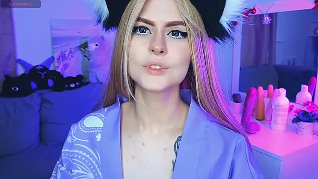 Snapshot of Emily__Mooree chatting on February 8, 2025, 7:15 am Emily Mooree online show from February 8, 2025, 7:15 am