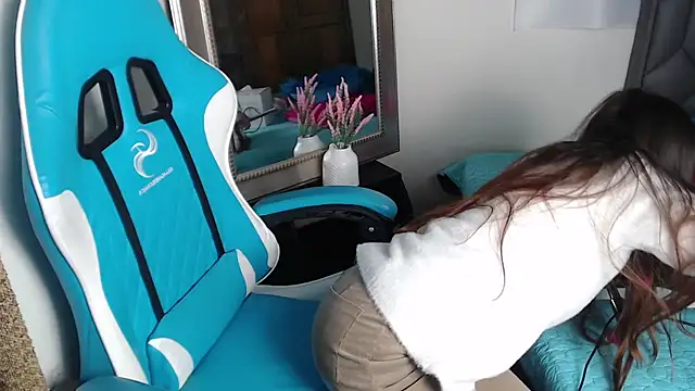 Aleska Miami online show from October 8, 2025, 3:02 pm