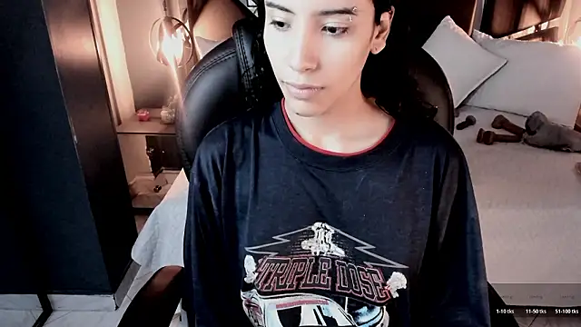 vaiolethsan   online show from February 16, 2026, 8:07 pm