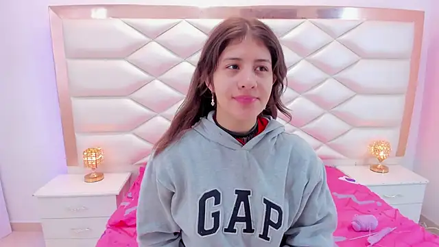 MiaQueen021 online show from March 8, 2025, 12:30 pm