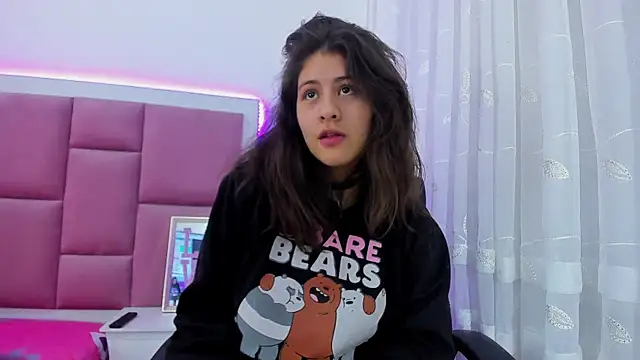 MiaQueen021 online show from March 17, 2025, 11:13 pm