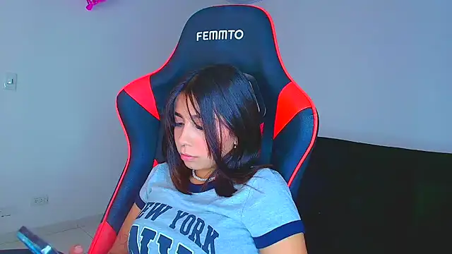 Rousse violett online show from September 23, 2025, 7:54 pm