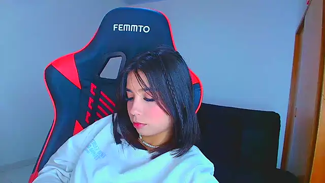 Rousse violett online show from September 18, 2025, 9:51 pm