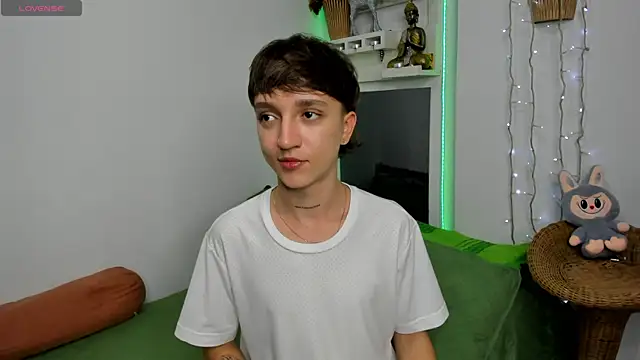 Snapshot of jeremy_salvatore chatting on December 18, 2025, 1:22 am jeremy salvatore online show from December 18, 2025, 1:22 am