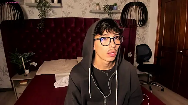 Snapshot of tim__fox chatting on March 28, 2026, 11:44 am tim fox online show from March 28, 2026, 11:44 am