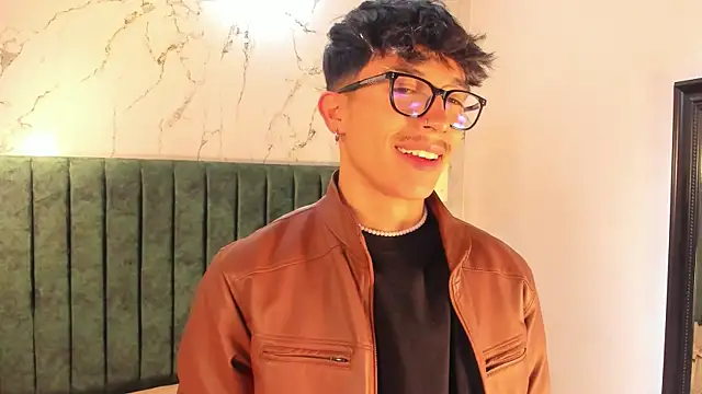 Snapshot of tim__fox chatting on November 10, 2025, 11:48 am tim fox online show from November 10, 2025, 11:48 am