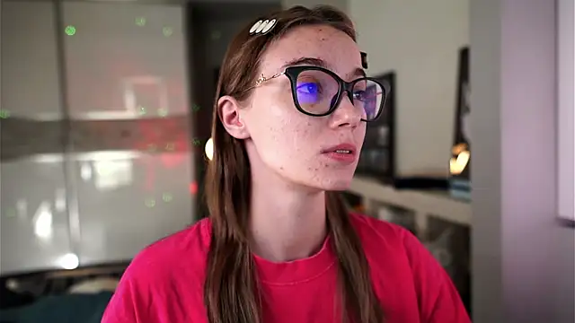 ileanacampbe online show from September 10, 2025, 4:22 am