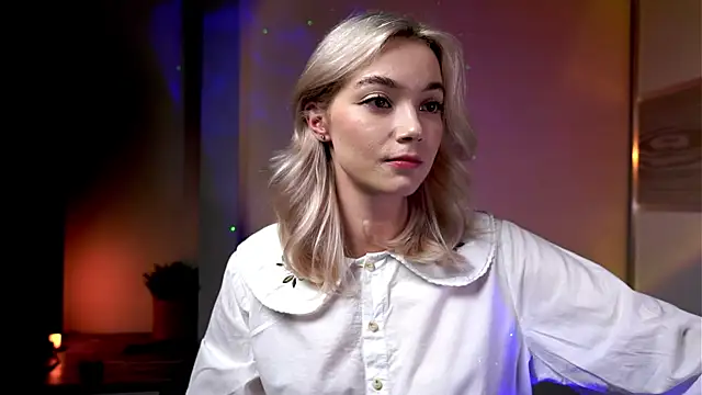 ileanacampbe online show from March 11, 2025, 5:46 am