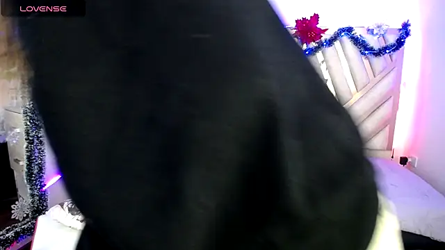 Snapshot of NyxAndria_1 chatting on November 18, 2025, 9:18 pm NyxAndria 1 online show from November 18, 2025, 9:18 pm