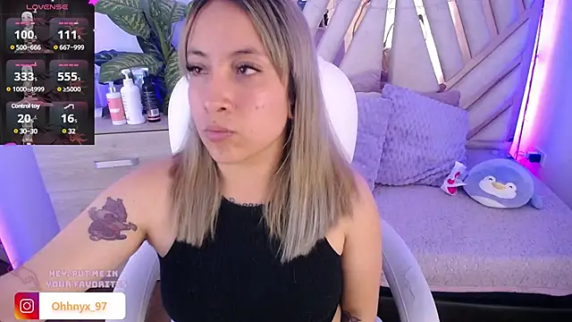 Snapshot of NyxAndria_1 chatting on March 15, 2025, 8:43 pm NyxAndria 1 online show from March 15, 2025, 8:43 pm