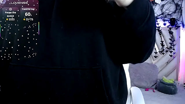 Snapshot of NyxAndria_1 chatting on November 13, 2025, 9:30 pm NyxAndria 1 online show from November 13, 2025, 9:30 pm